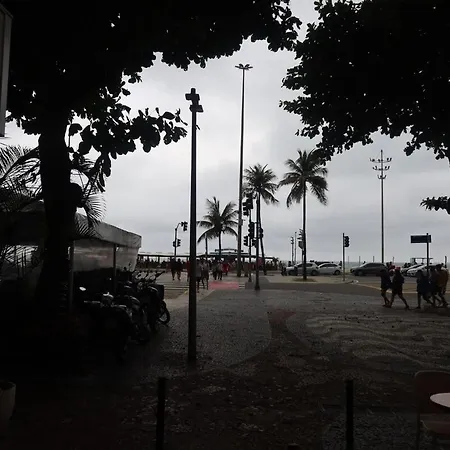 STUDIO em frente à PRAIA DE COPACABANA-2